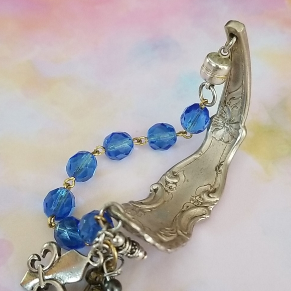 Hand Crafted Repurposed Vintage Spoon Handle Assemblage Charm Bracelet NWT - Picture 8 of 16